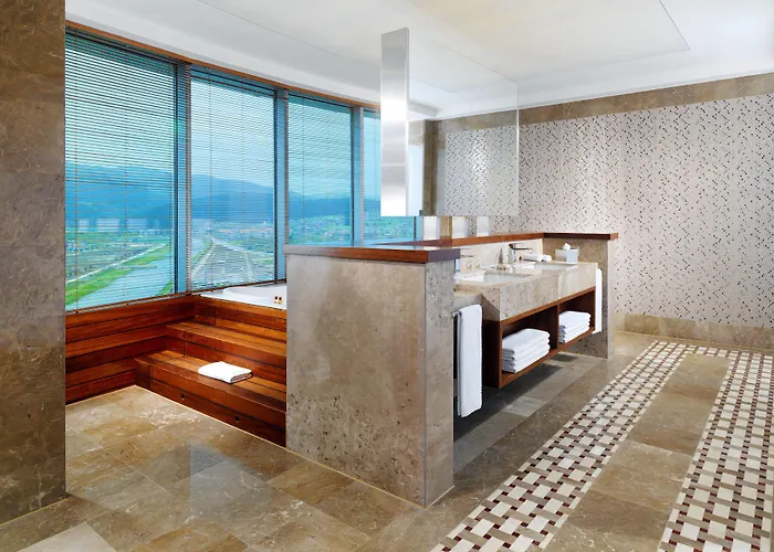 Ξενοδοχείο Sheraton 5*